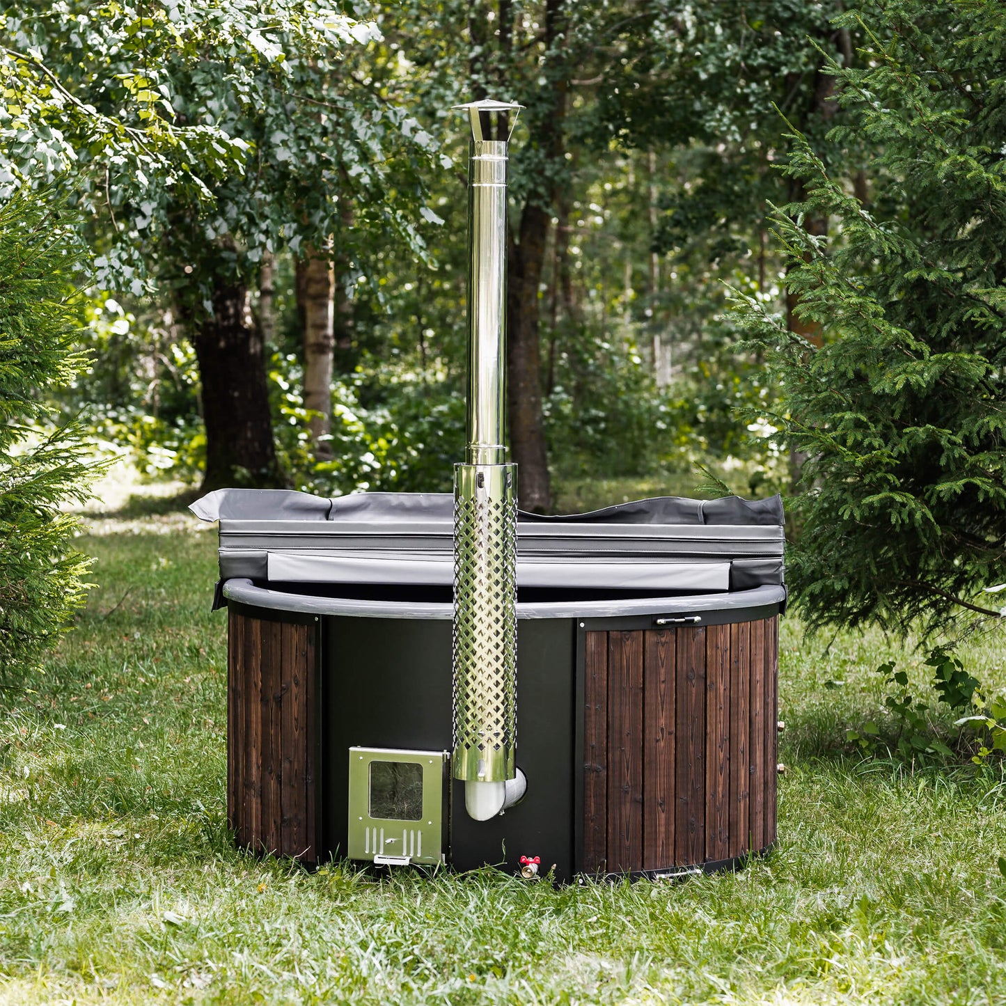 Premium 4-Person Fully-Assembled ThermoWood Wood-Fired Hot Tub (SAK14528)